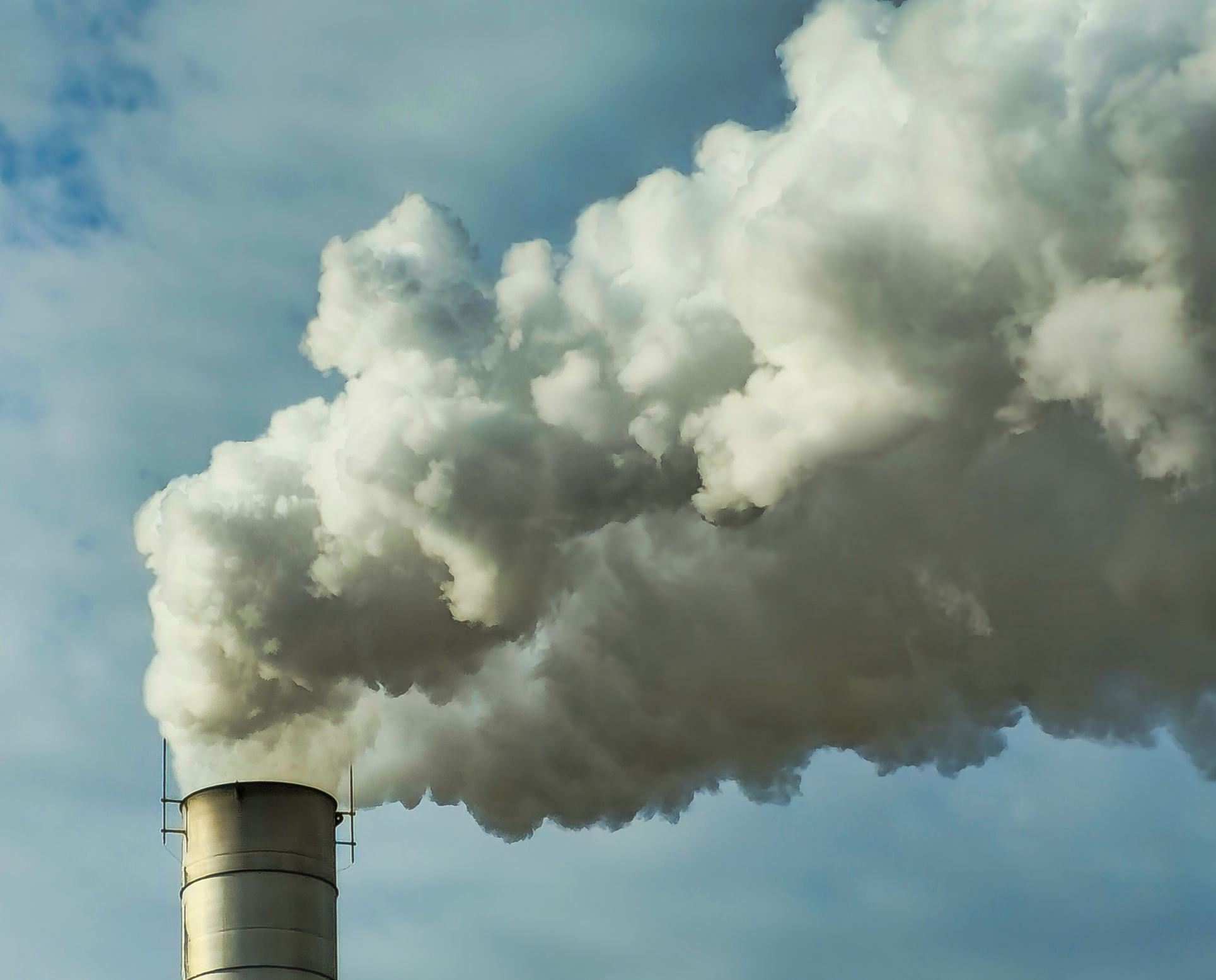 Global energy CO2 emissions reached record high last year, report says