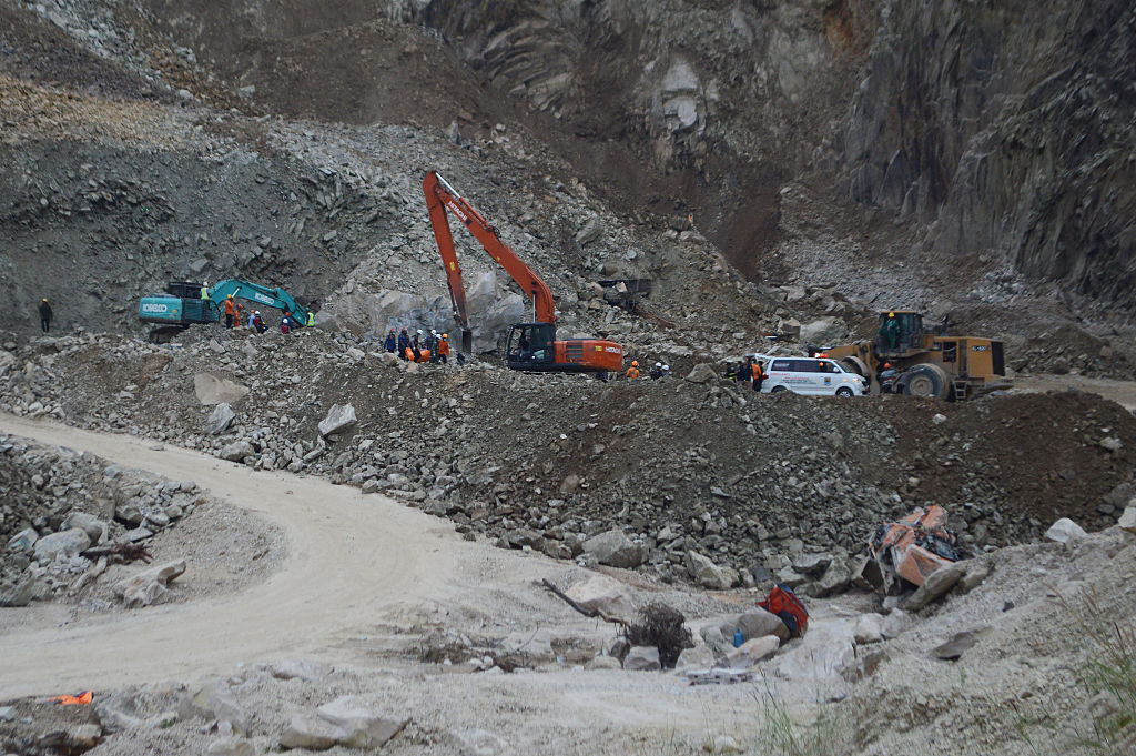 Search continues for Indonesia quarry collapse victims, death toll at 17