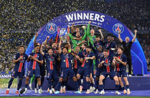 Paris cheers its 'sublime' champions PSG