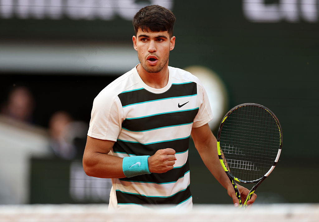 Alcaraz bludgeons Paul to reach French Open semis, Swiatek to face Sabalenka