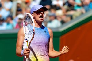 Swiatek digs herself out of deep hole, Alcaraz powers on at French Open