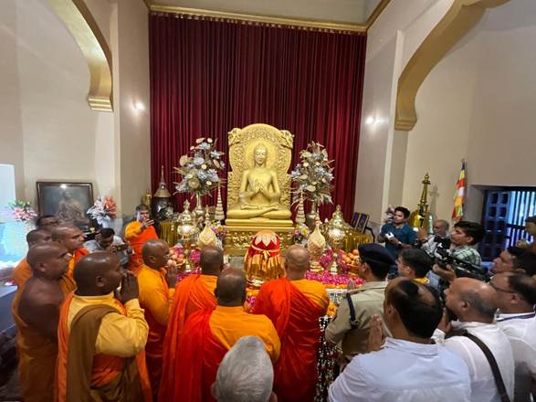 Buddha’s sacred relics arrive in Sarnath to ceremonial welcome
