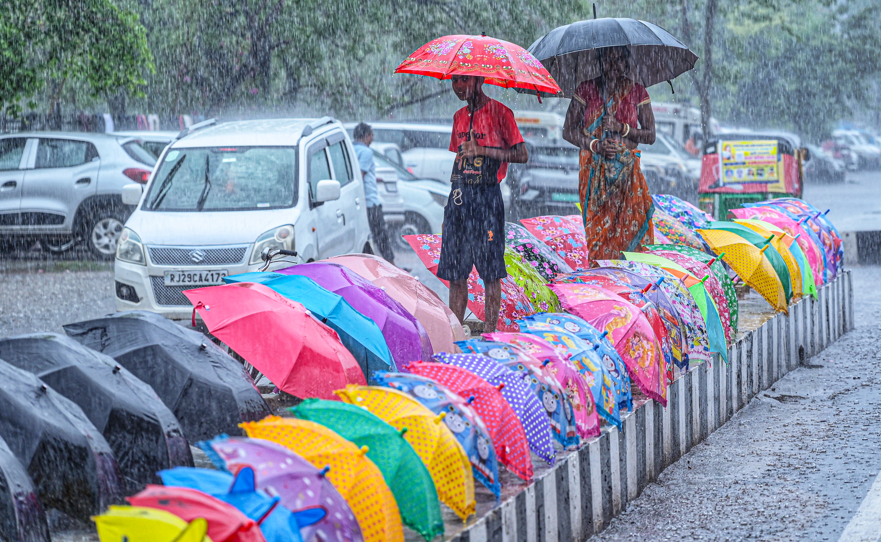 IMD predicts heavy rainfall across India till July 1
