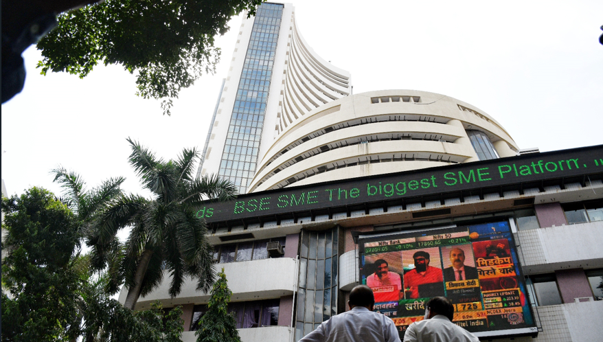 Sensex surges 1,000 points; banking and heavyweight stocks gain