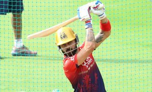 Kohli closes in on long-awaited IPL title