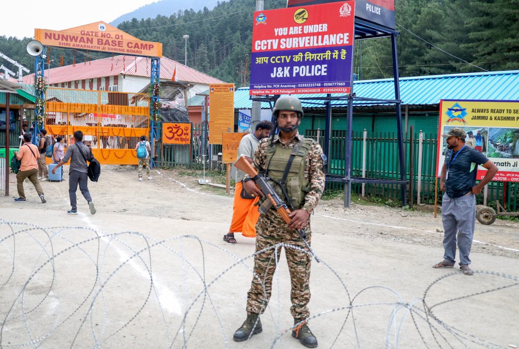 First Batch of Amarnath Pilgrims Reaches Pahalgam