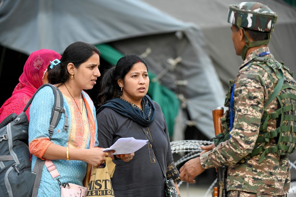 First Batch of Amarnath Pilgrims Reaches Pahalgam