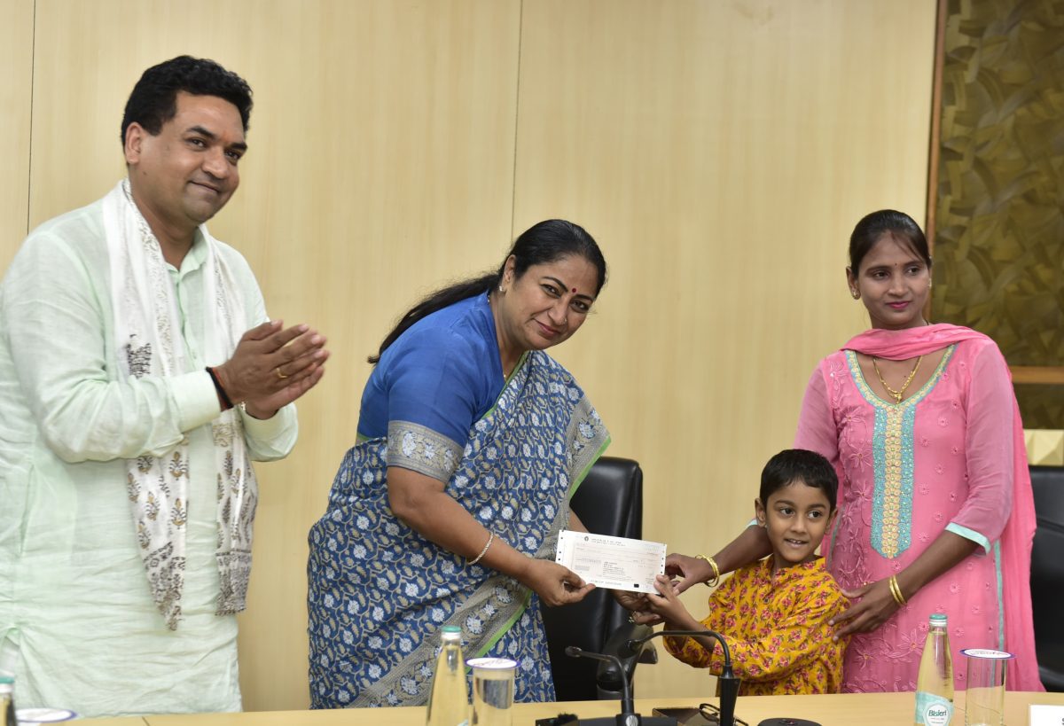 Delhi CM Rekha Gupta distributes Rs 5 lakh each to 24 fire-hit Dilli Haat artisans