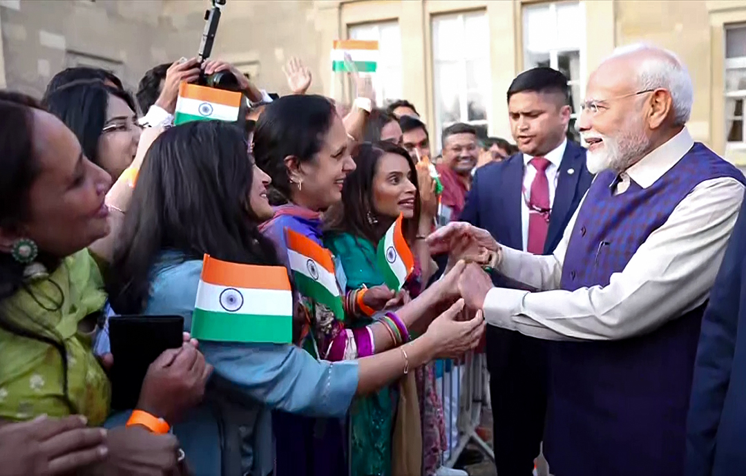 Indian diaspora in London gives PM Modi a grand welcome