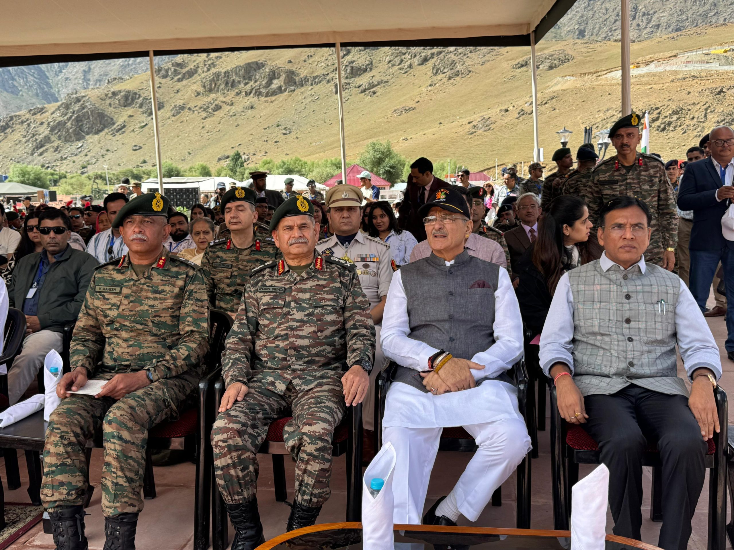 Union Minister Mandaviya, Army chief pay tributes to 1999 Kargil War heroes in Drass