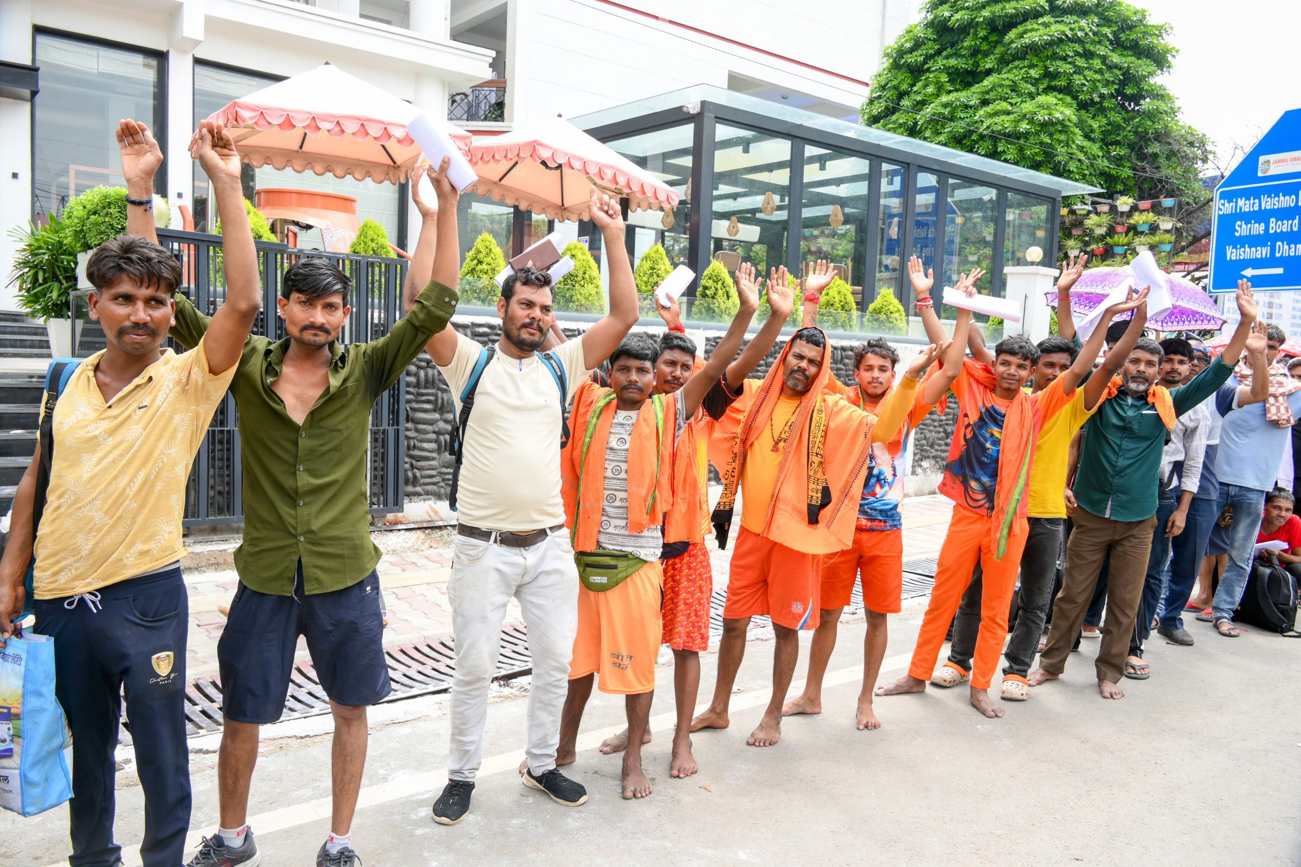 Amarnath Yatra resumes from Jammu as 7,908 pilgrims leave for Kashmir
