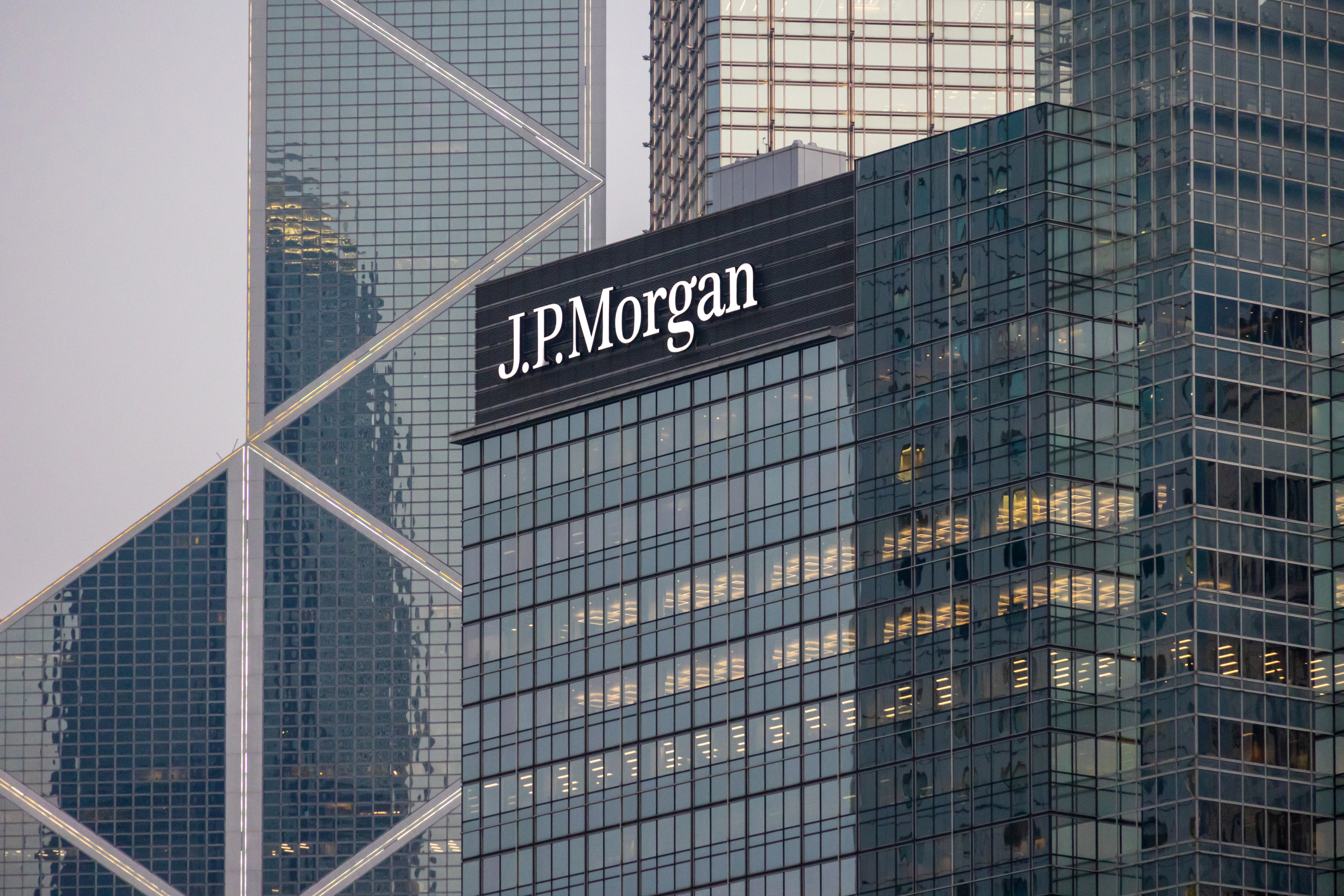 JPMorgan profit beats on Wall Street rebound; raises interest income forecast