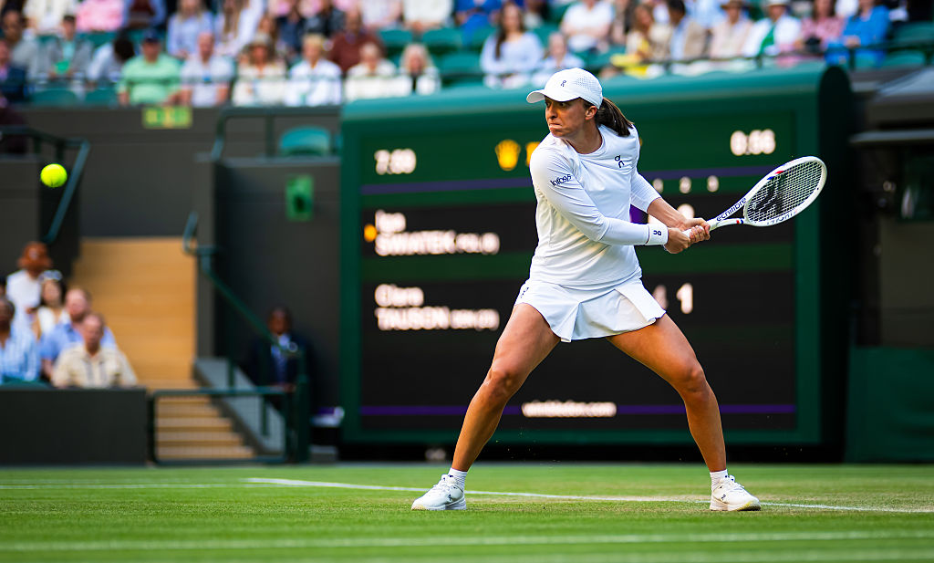 Swiatek ends Tauson’s run to fly into Wimbledon quarter-finals