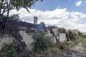 Russian airstrikes on prison, hospital kill 19 in southeastern Ukraine