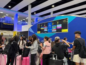 UK air traffic glitch causes travel chaos, over 100 flights cancelled