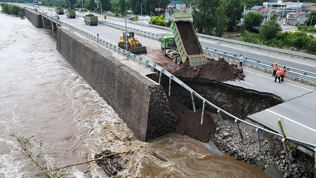 Thirty dead in Beijing following heavy rain, Xinhua reports