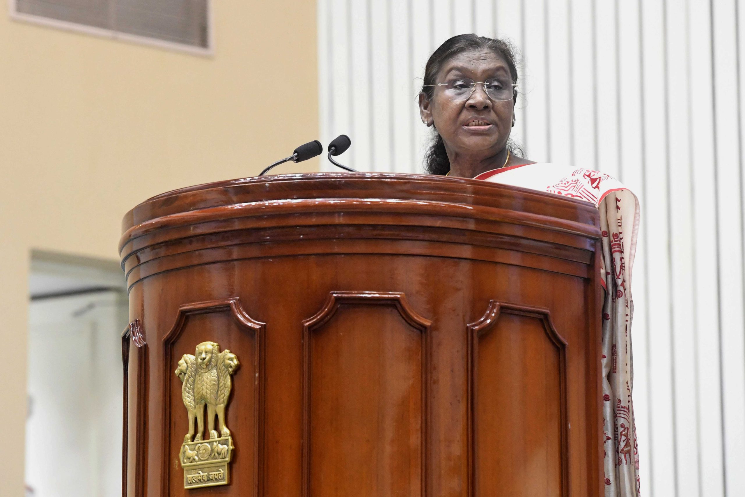 President urges citizens to adopt zero-waste practices, lauds school-level cleanliness drive
