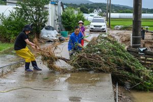 Torrential rain pounds South Korea for third day as thousands take shelter