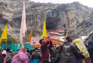 Amarnath Yatra sees huge rush of pilgrims, 3.21 lakh had 'darshan' in 19 days
