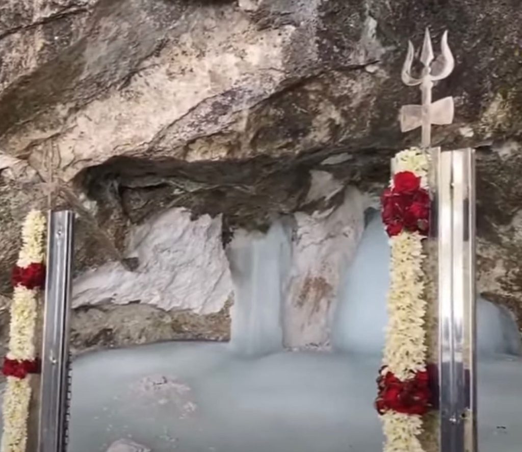Amarnath: Naturally formed Shiv Lingam (ice-lingam) in the holy cave shrine of Amarnath, the abode of Lord Shiva, J & K, Saturday, June 3, 2023. (Photo:IANS/Twitter)