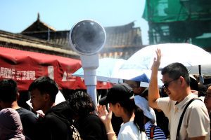 Record heat in China strains power grid, stirs health fears