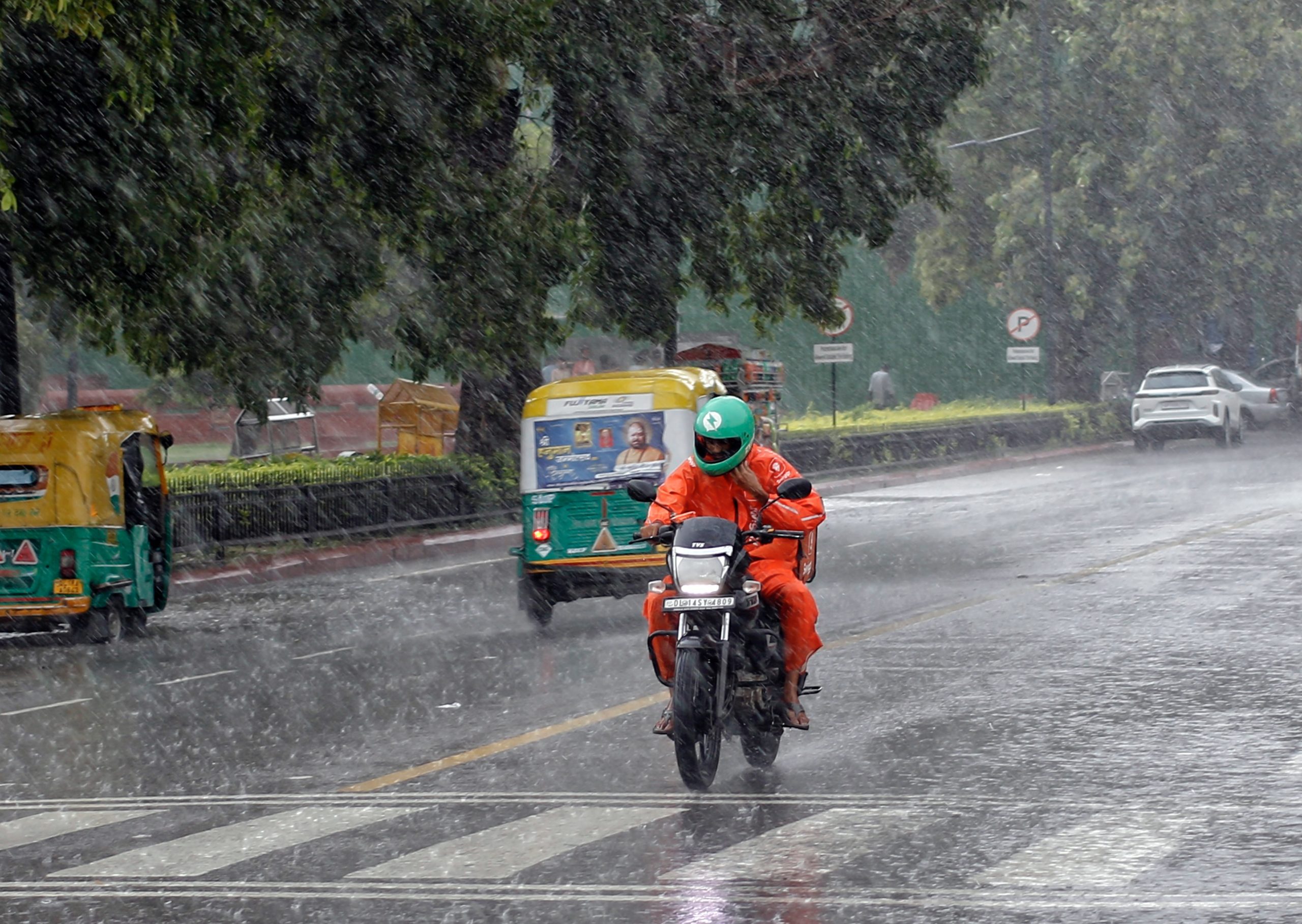 Monsoon update: IMD issues red alert for heavy rainfall in parts of UP, MP; Delhi likely to witness mild showers