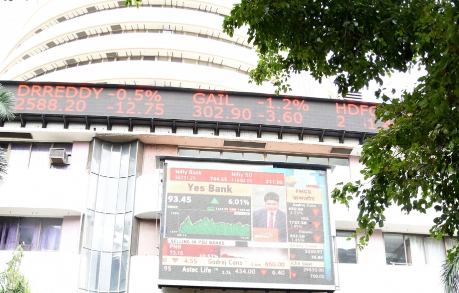 Sensex, Nifty end lower amid selling in banking, IT sectors