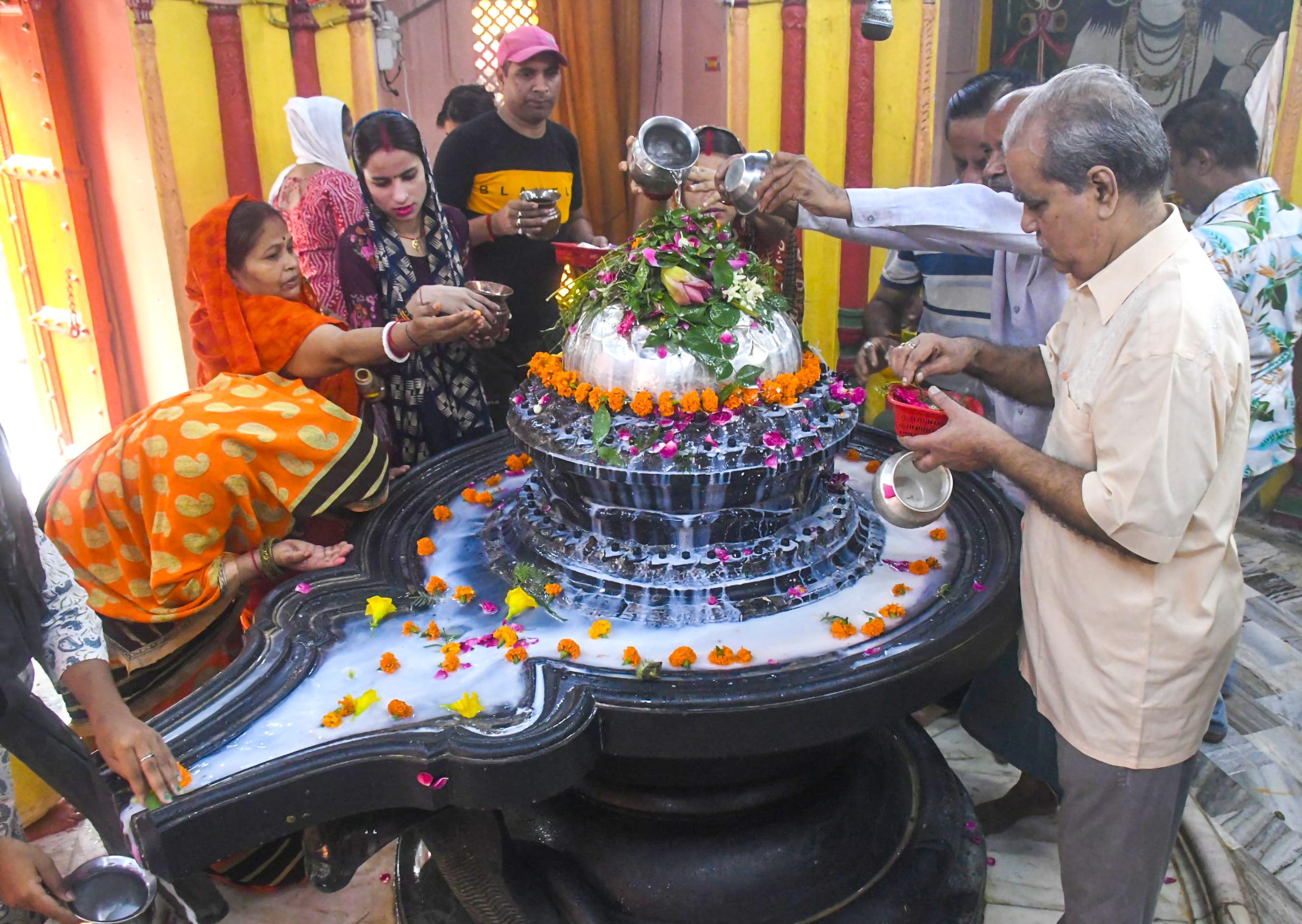 Shravan Shivratri: Devotees throng temples to perform jalabhishek, offer prayers to Lord Shiva