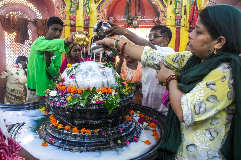 Lucknow: Devotees Flock Bara Shivala Temple
