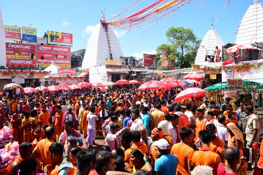 Shravani Mela begins in Deoghar, lakhs of Kanwariyas embark on 108 km pilgrimage