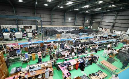 Electronics exports jump 47% in Q1, mobile phones lead surge: ICEA