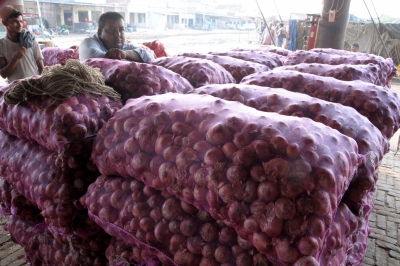 Centre to release 3 lakh tonnes of buffer onion stock from September to keep prices stable