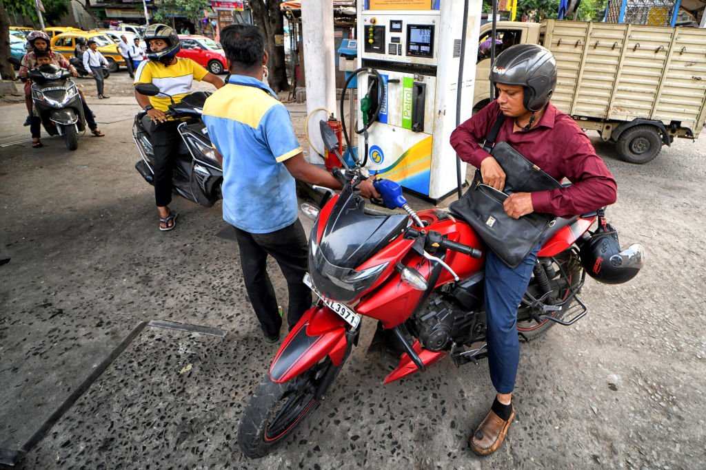 UP govt to launch ‘No Helmet, No Fuel’ campaign from September 1
