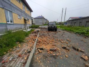 Russia cancels tsunami warning for Kamchatka after quake, dormant volcano erupts