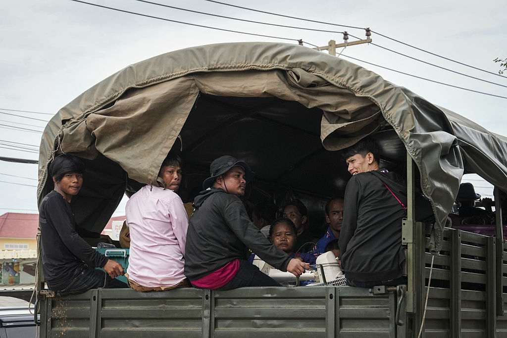Thailand returns some Cambodian soldiers ahead of key border talks
