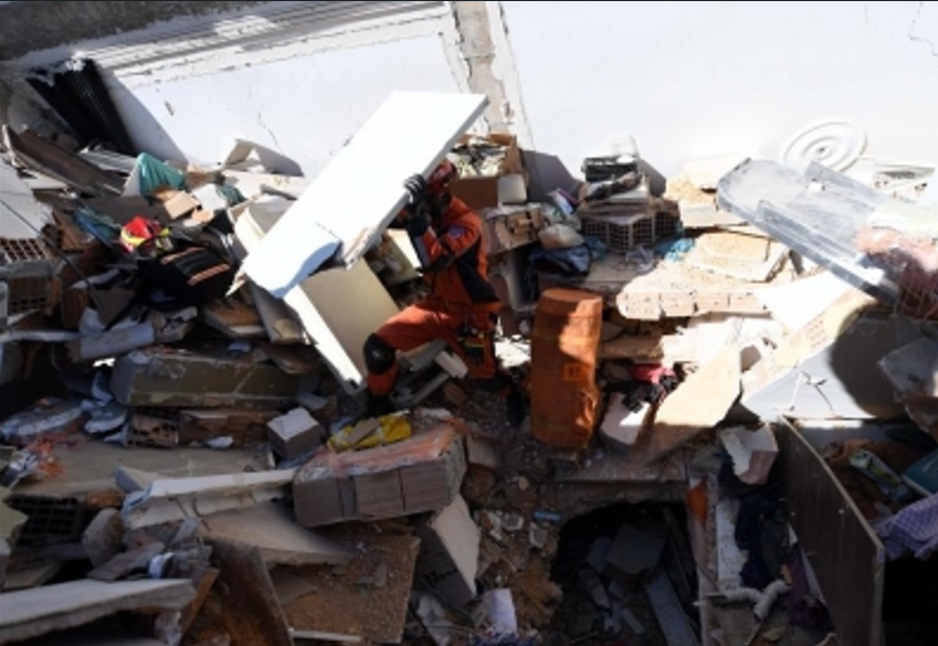 One killed in 6.1 magnitude earthquake in northwestern Turkey