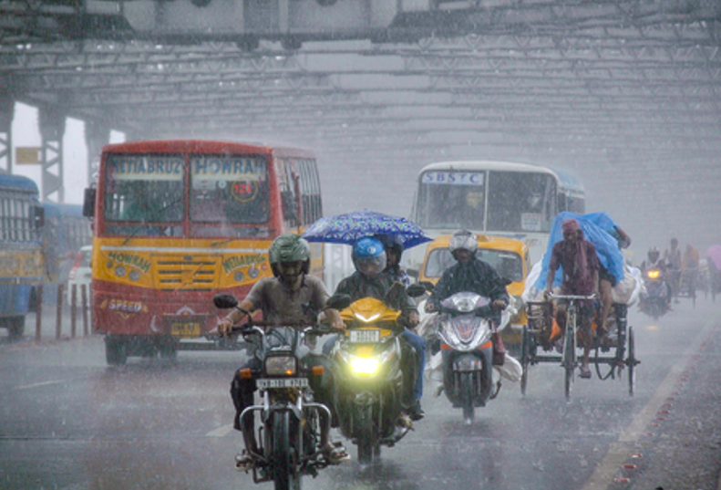 Heavy rain with thundershowers to continue across south Bengal: IMD issues yellow alert