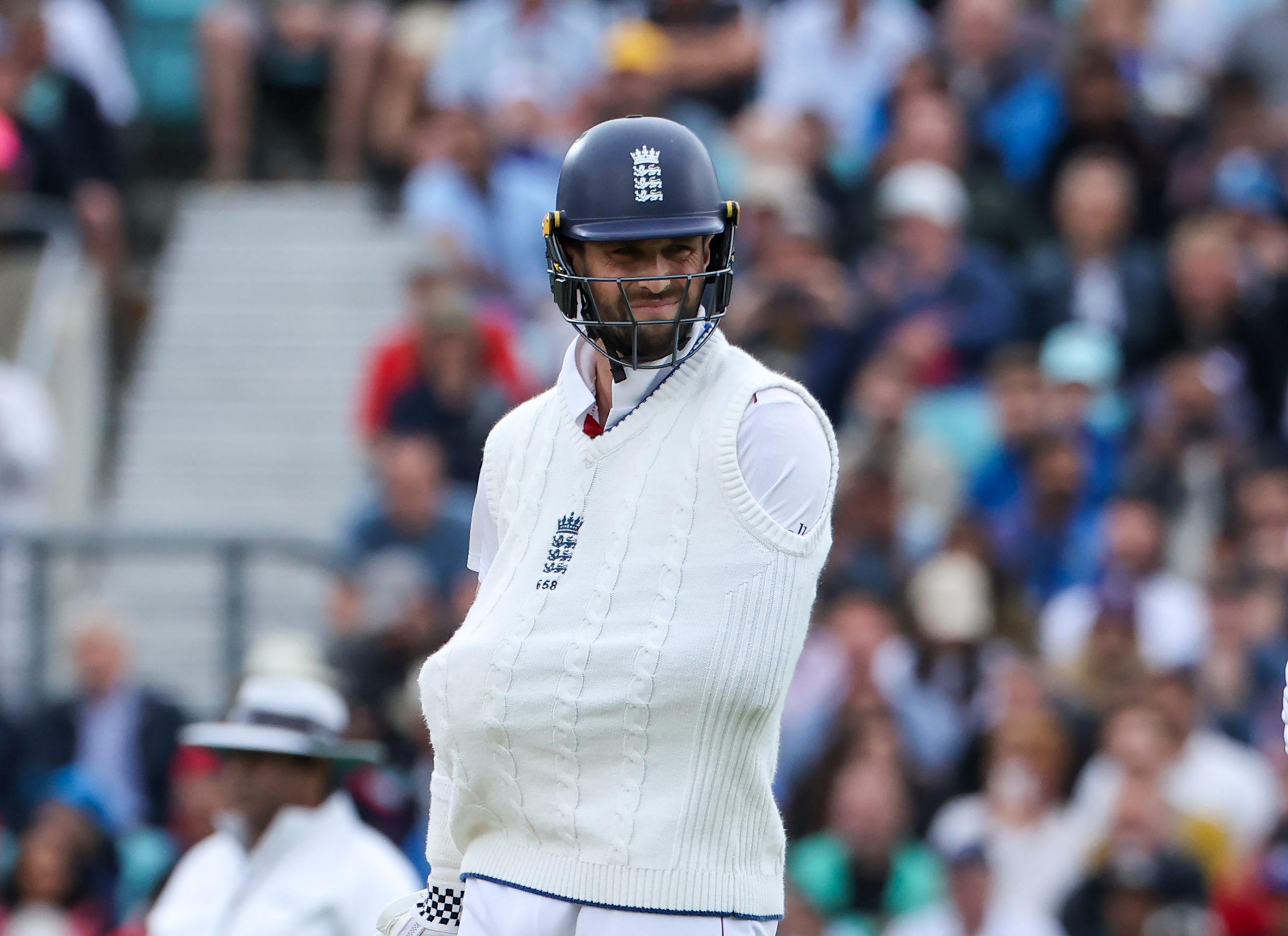 England’s Woakes ‘gutted’ he could not win single-handedly at Oval