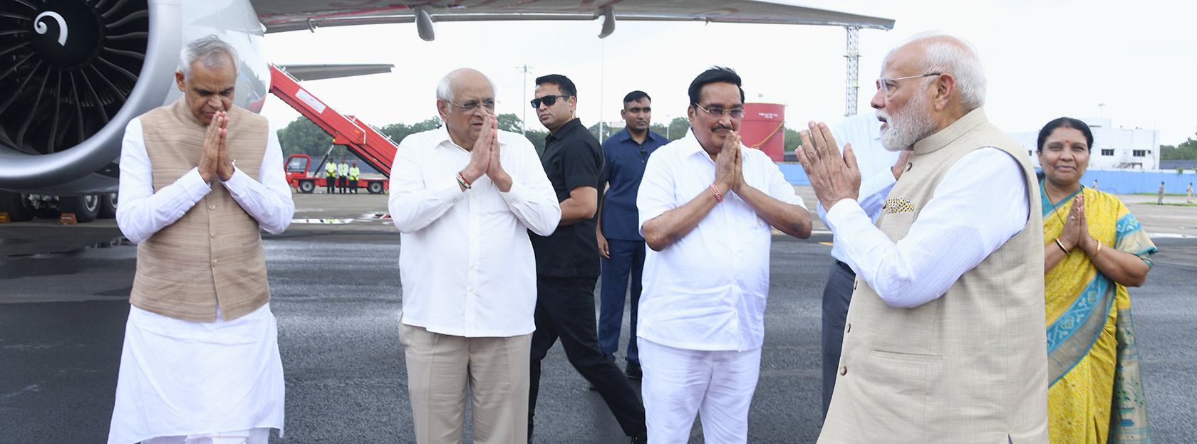 Prime Minister Modi receives heartfelt farewell at Ahmedabad airport