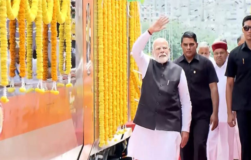 pm modi vande bharat