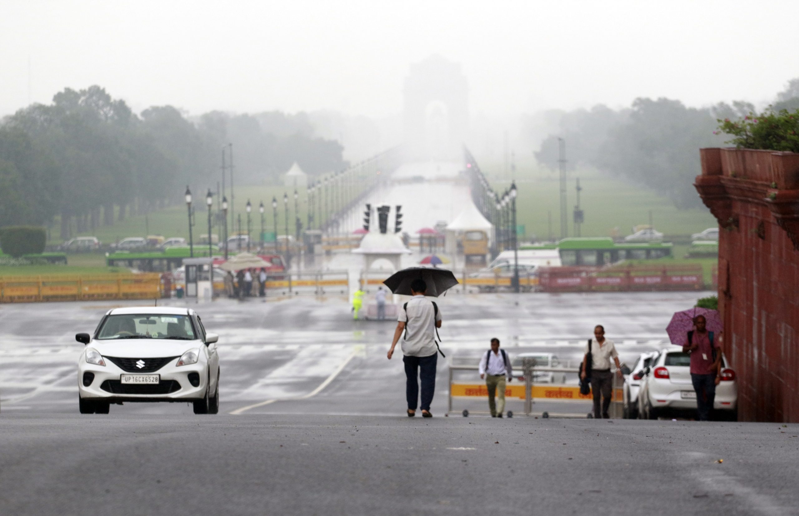 IMD predicts heavy rainfall across northeast, eastern India; Delhi to see light showers