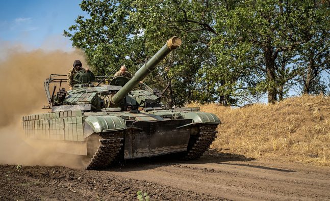 EU leaders say Ukraine should have freedom to decide its future