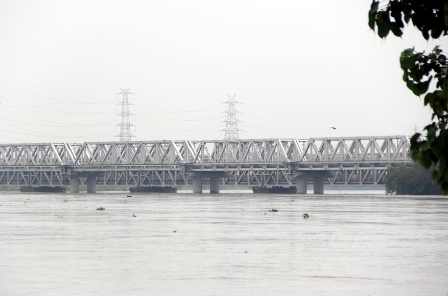 Flood relief camps set up in Delhi’s Mayur Vihar as Yamuna crosses danger level