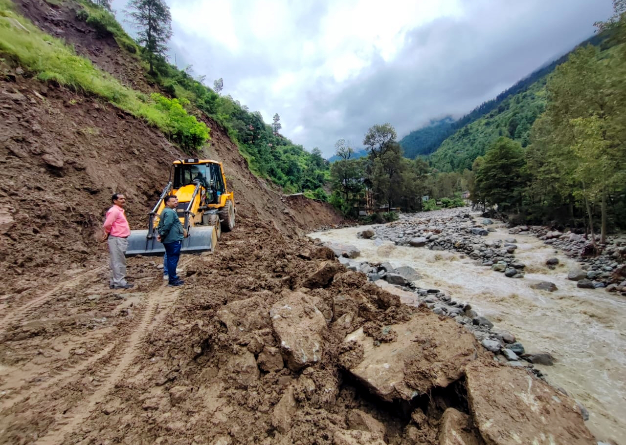 Cloudburst triggers flash floods in Himachal’s Kinnaur; houses, vehicles swept away