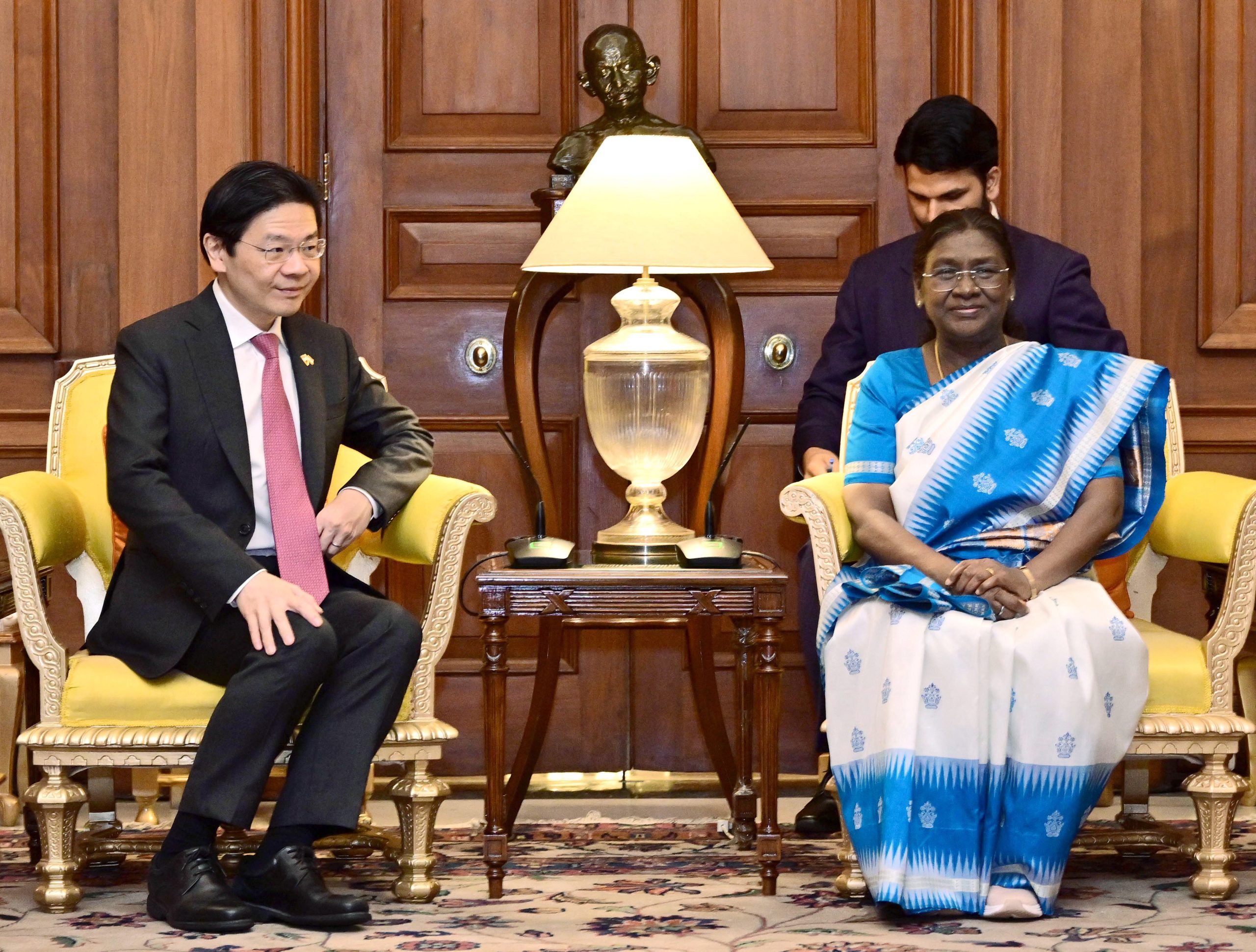 Singapore PM Wong meets President Droupadi Murmu at Rashtrapati Bhavan