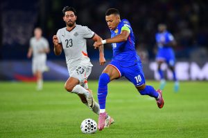 Mbappe on the spot as France beat Iceland 2-1 in World Cup qualifier