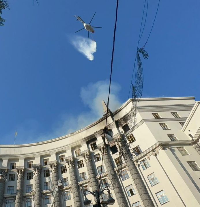 Russia’s largest air attack on Ukraine sets fire to main government building
