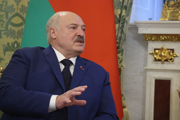 Lukashenko tells Trump envoy that he could release prisoners