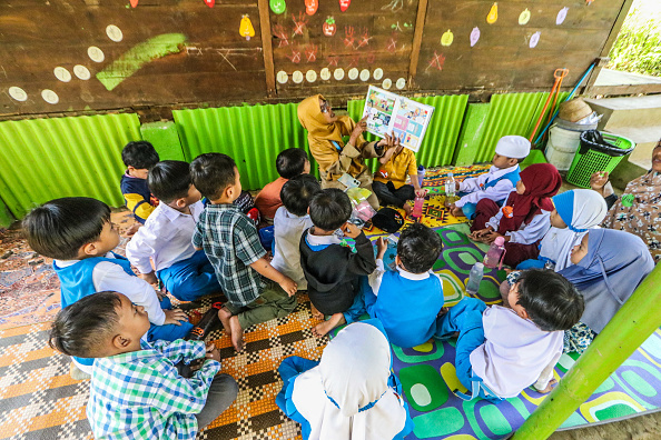 Over 800 Indonesian students suffer mass food poisoning from government free meals