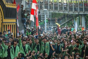 Indonesian students to stage parliament protest, await meeting with government